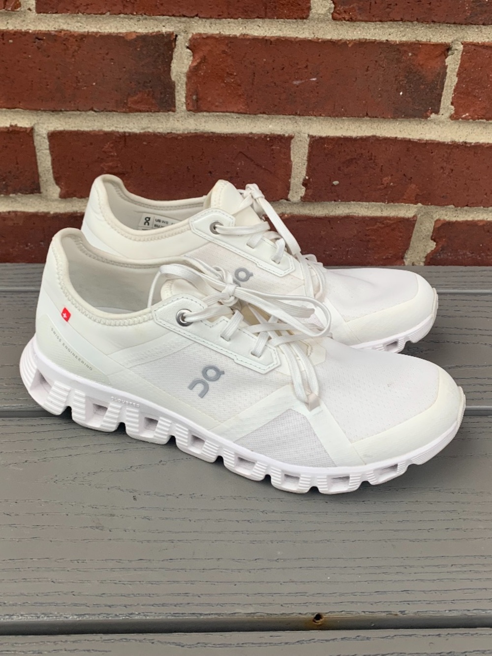 On Running Cloud X Sneakers - Picture 2 of 11